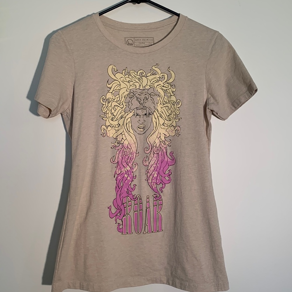 Human Unlimited women’s Large fitted tee